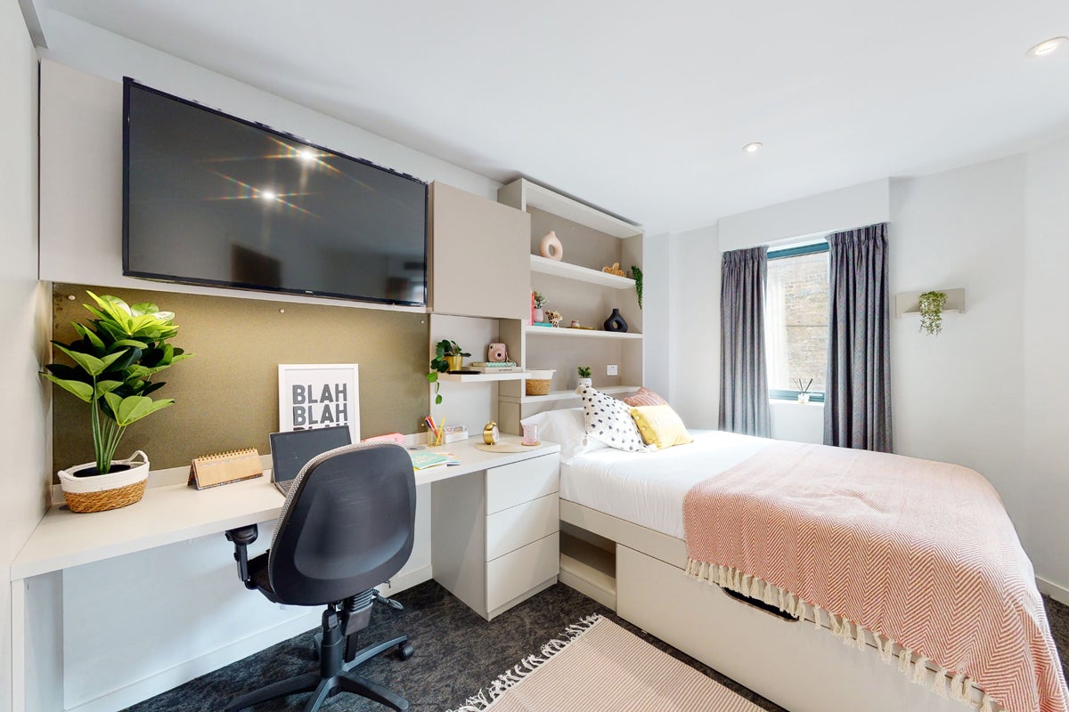 Room Lambeth Road in Greater London