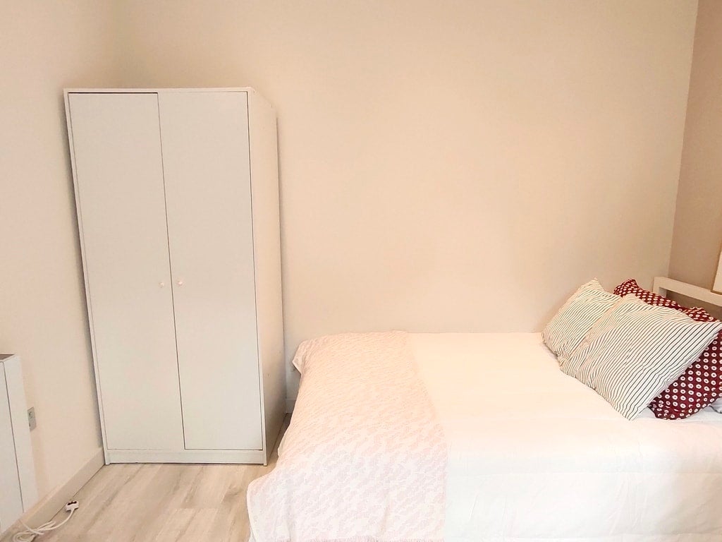 Room Villiers Road in Greater London