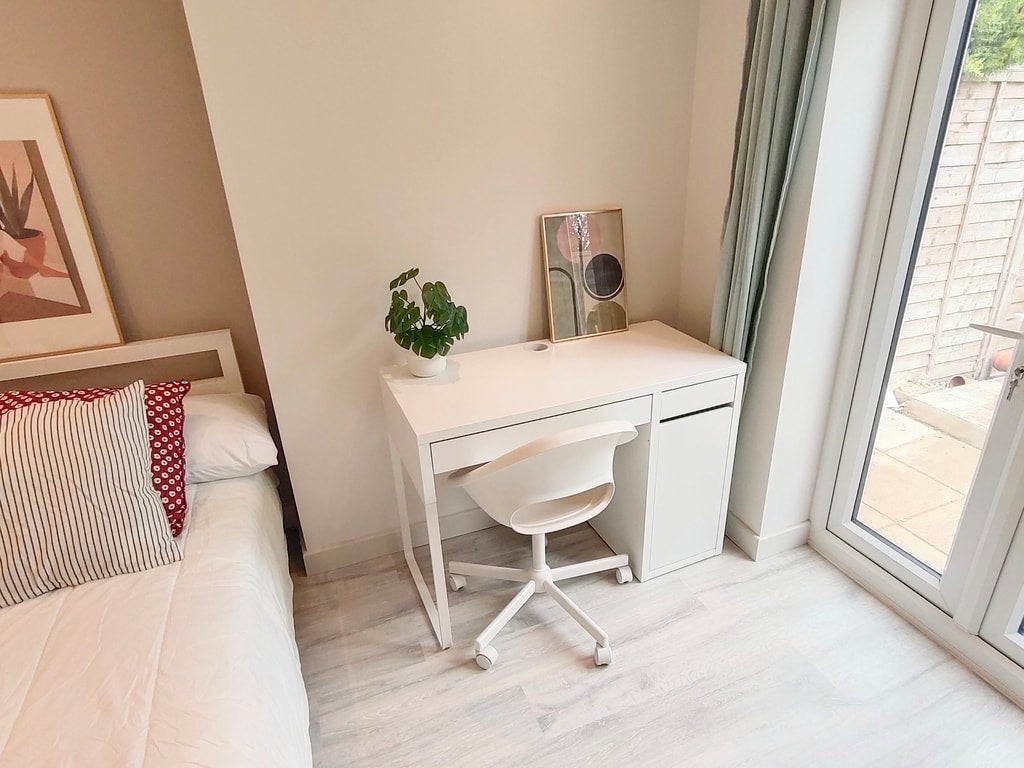 Room Villiers Road in Greater London