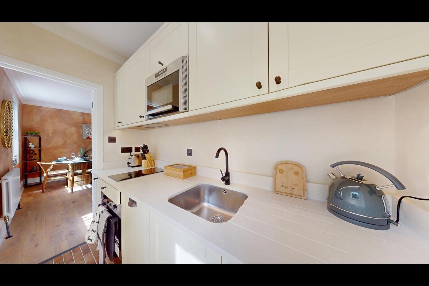 Flat Caledonian Road in Greater London