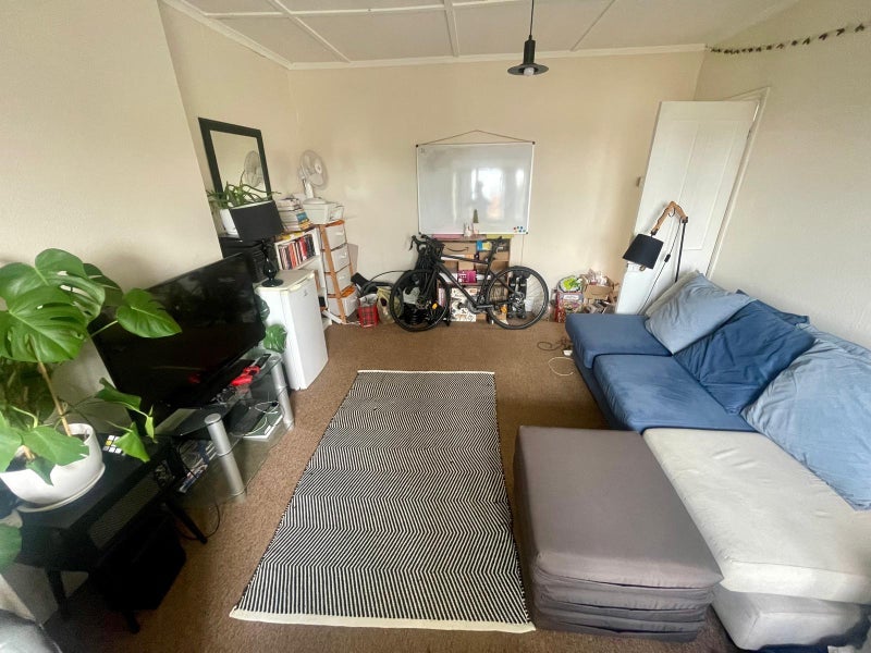 Room Thirlmere Road in Greater London