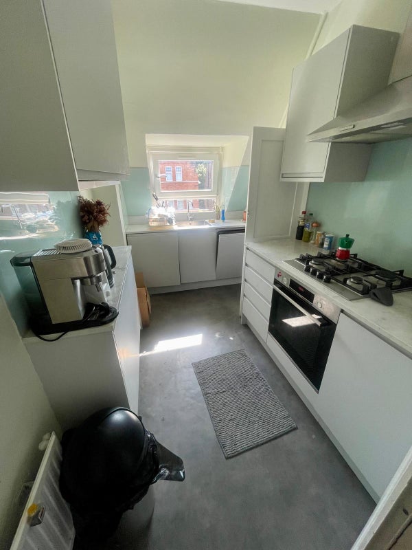 Room Thirlmere Road in Greater London