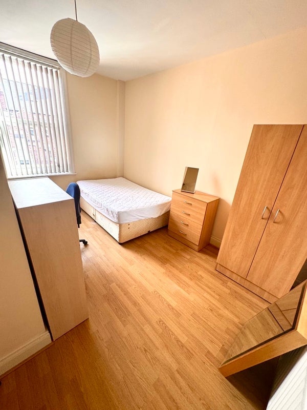 Room Osborne Road in Newcastle upon Tyne