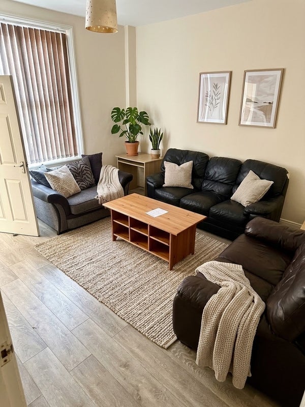 Room Osborne Road in Newcastle upon Tyne