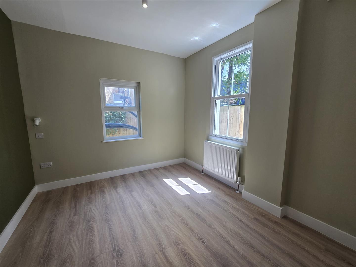 Flat Rainville Road in Greater London