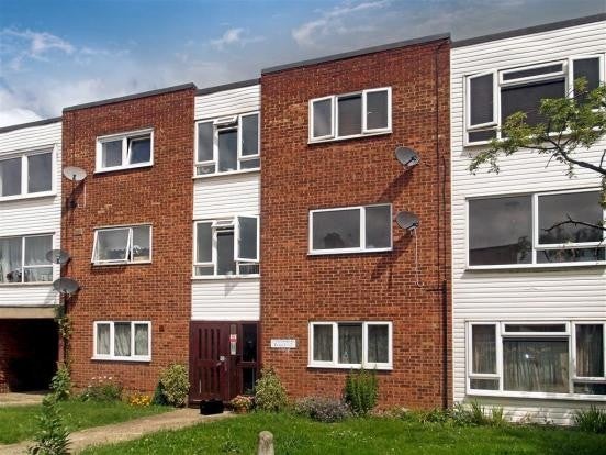 Flat Westward Road in Greater London