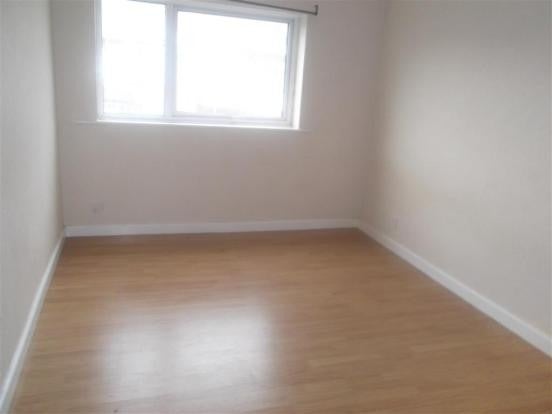 Flat Westward Road in Greater London