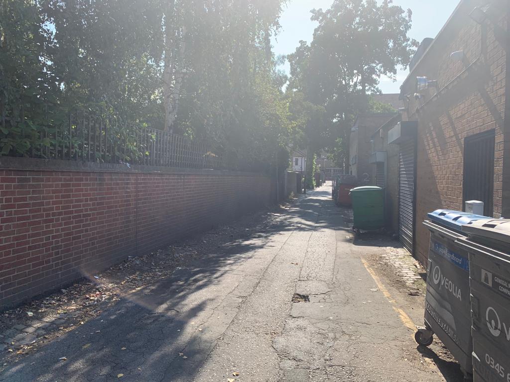Flat Heron Mews in Greater London