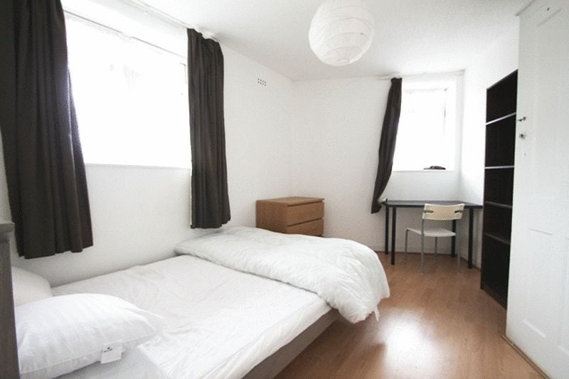 Flat Tiverton Street in Greater London
