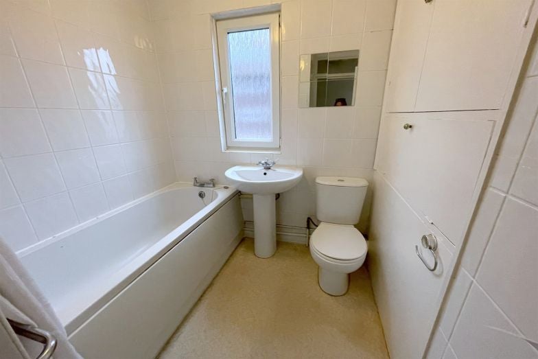 Flat Balcombe Road in Peacehaven