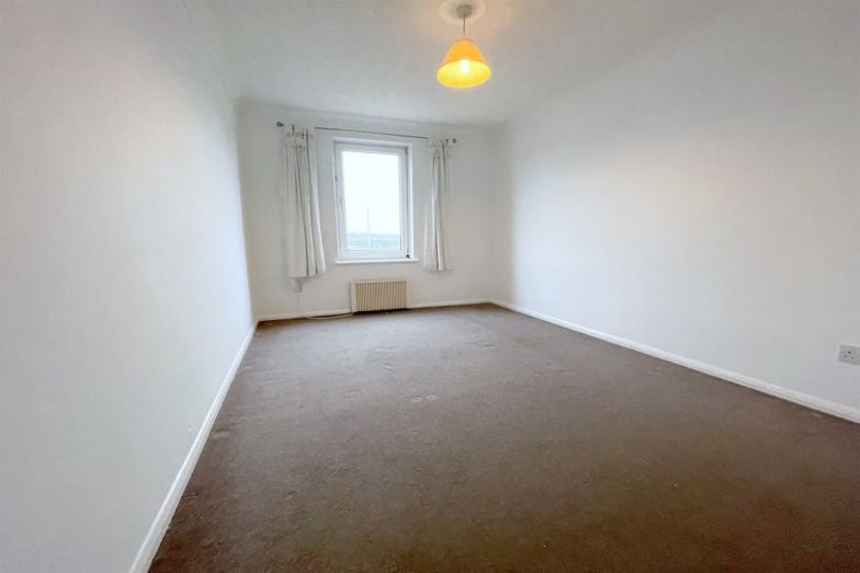 Flat Balcombe Road in Peacehaven
