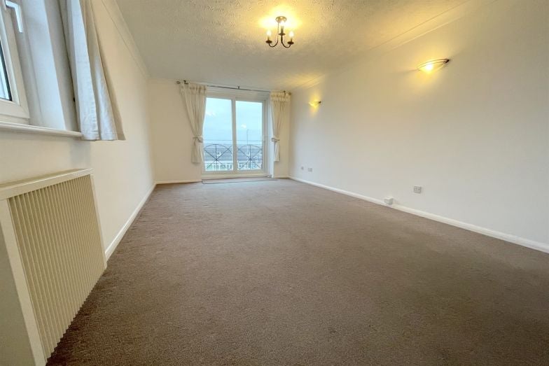 Flat Balcombe Road in Peacehaven
