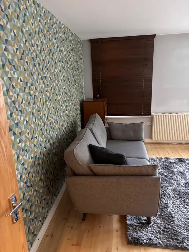 Flat Stock Orchard Crescent in Greater London