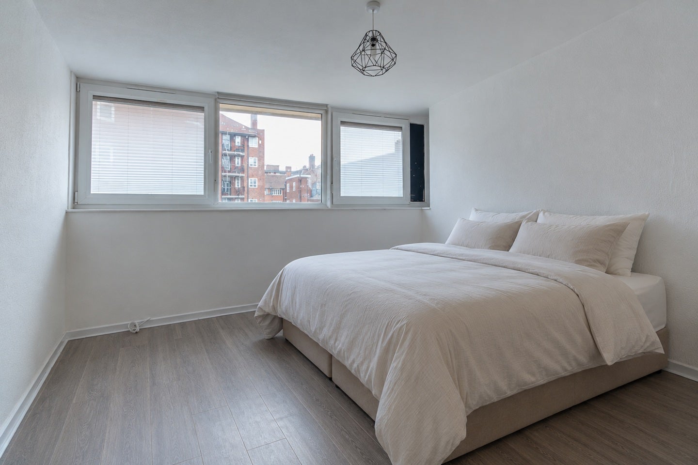 Flat Myrtle Walk in Greater London