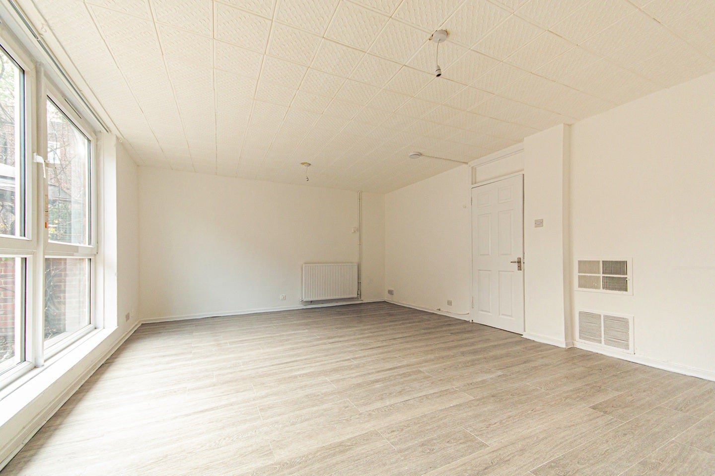 Flat Myrtle Walk in Greater London