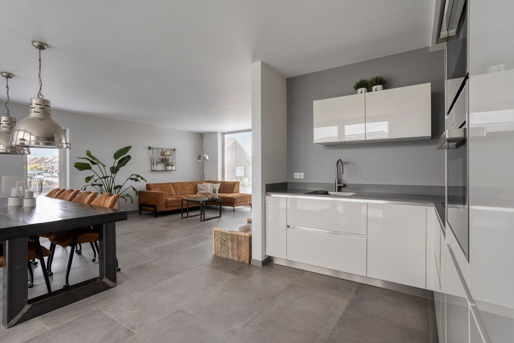 Vrijstaande woning te koop: Zuidsingel 7, Maasbracht