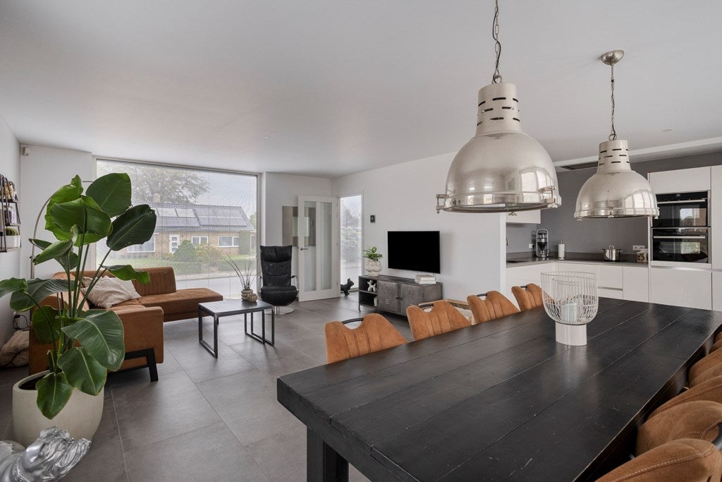 Vrijstaande woning te koop: Zuidsingel 7, Maasbracht