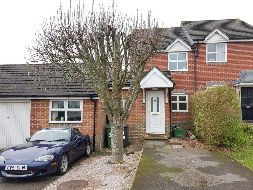 House Harrington Close in Newbury
