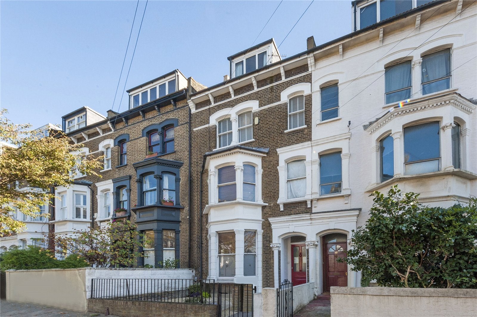 Flat Montpelier Grove in Greater London