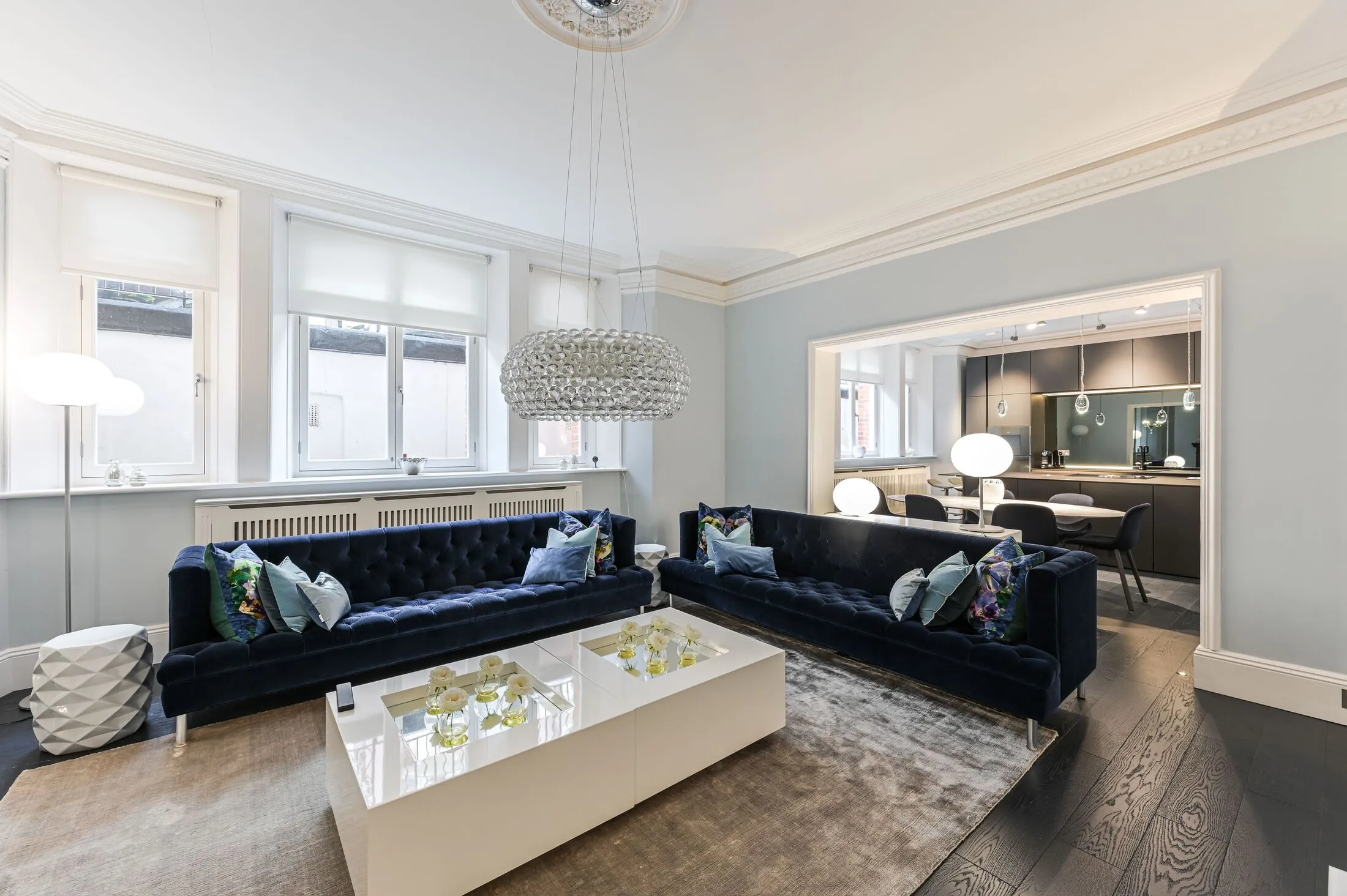 Flat Vauxhall Bridge Road in City of Westminster