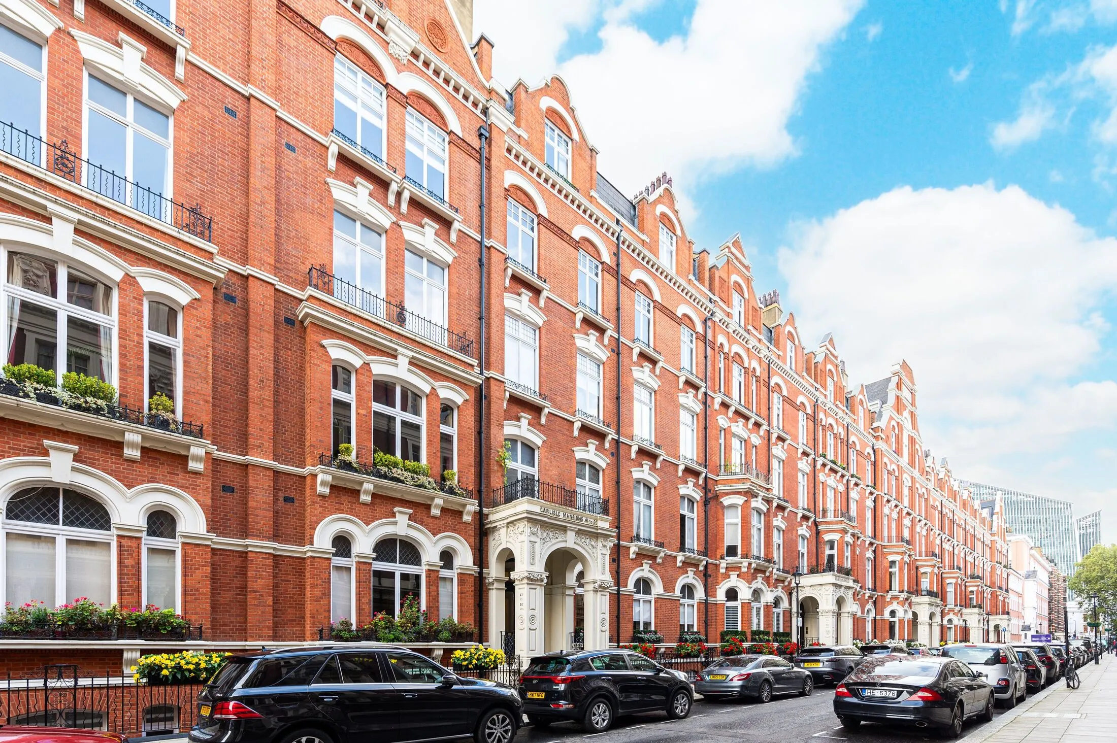 Flat Vauxhall Bridge Road in City of Westminster