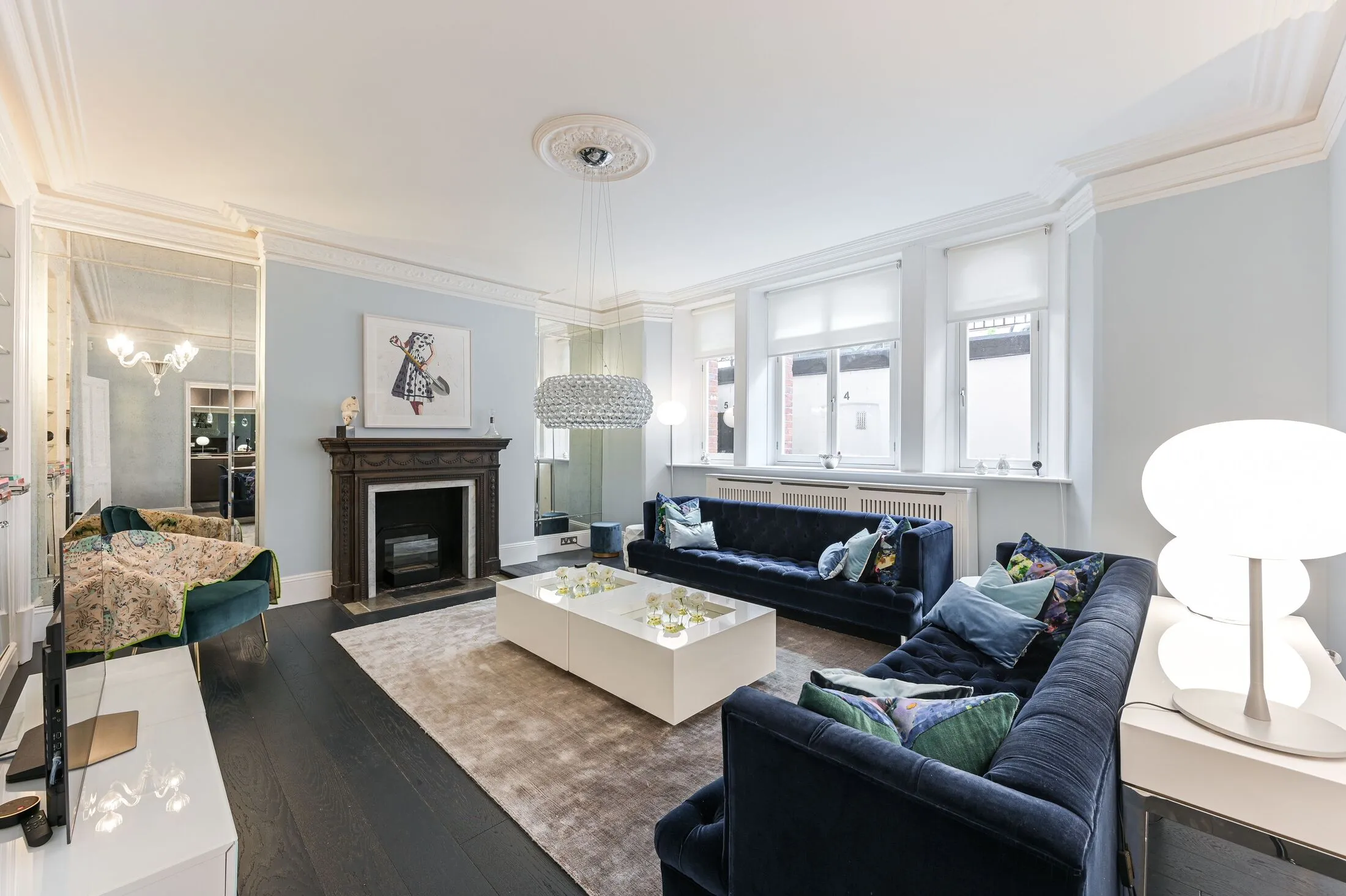 Flat Vauxhall Bridge Road in City of Westminster