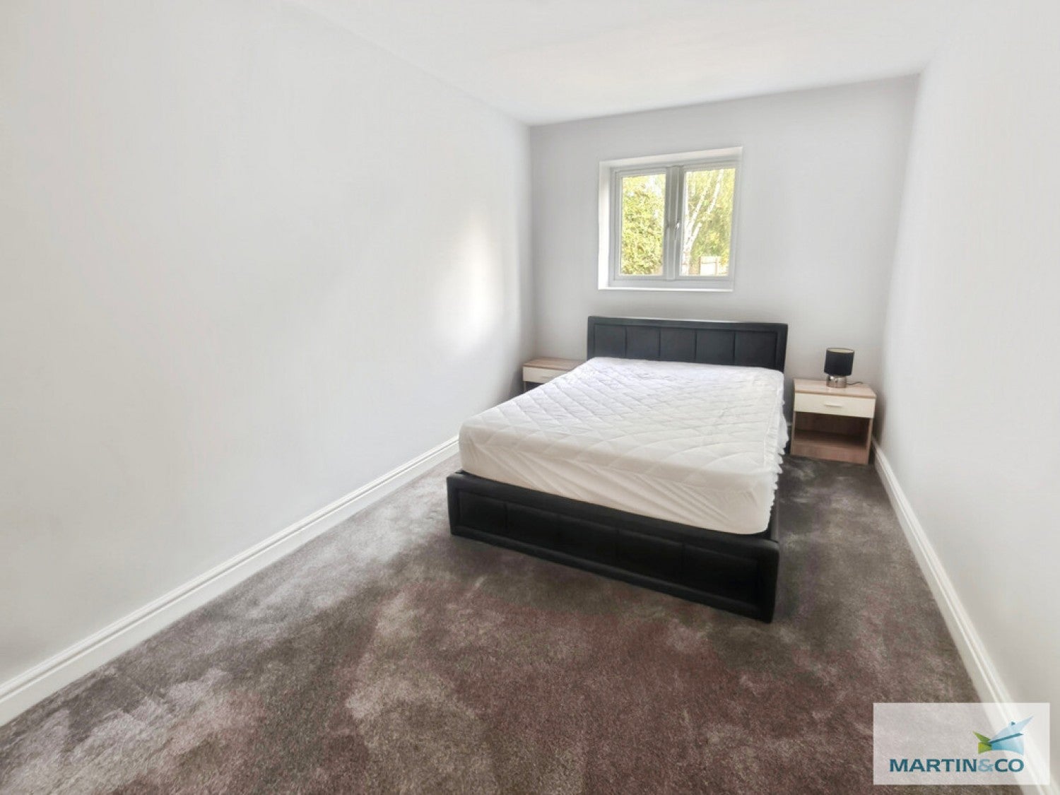 Room Honey Church Close in Redditch
