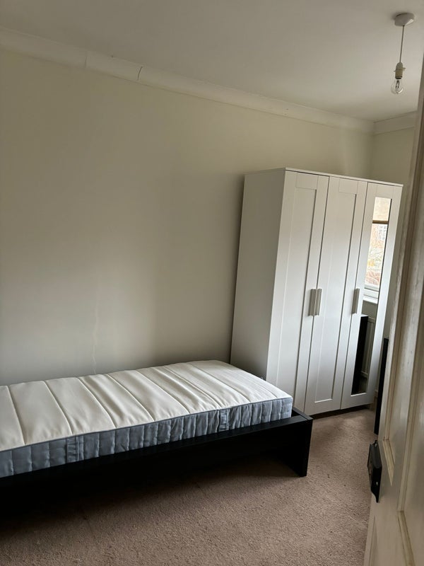 Room Bishop Road in Chelmsford