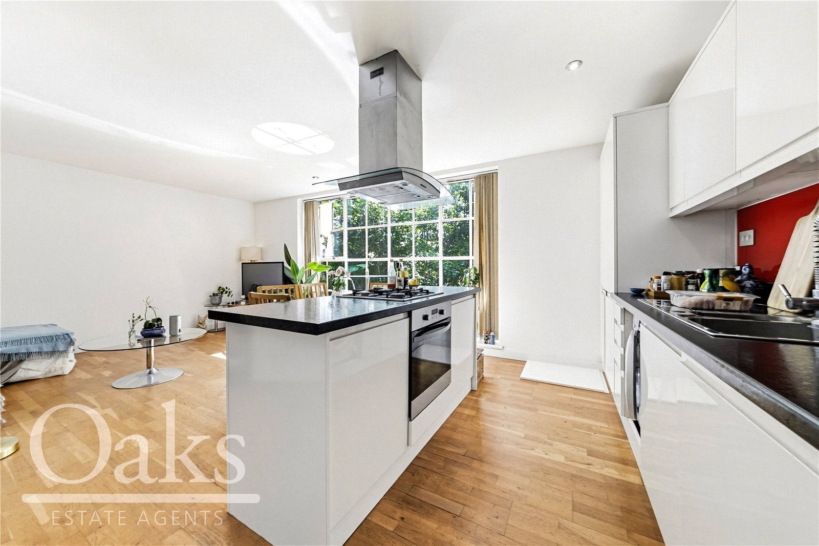 Flat Station Rise in Greater London