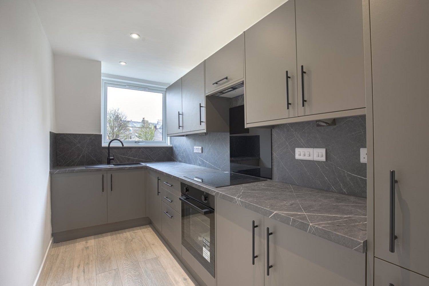 Flat Roslin Terrace in Aberdeen City