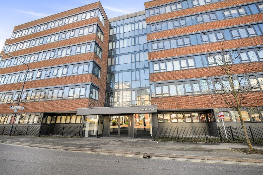Flat Farnsby Street in Swindon