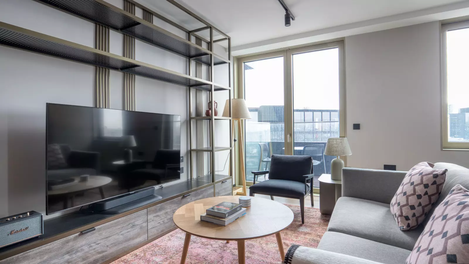 Flat Hewett Street in Greater London
