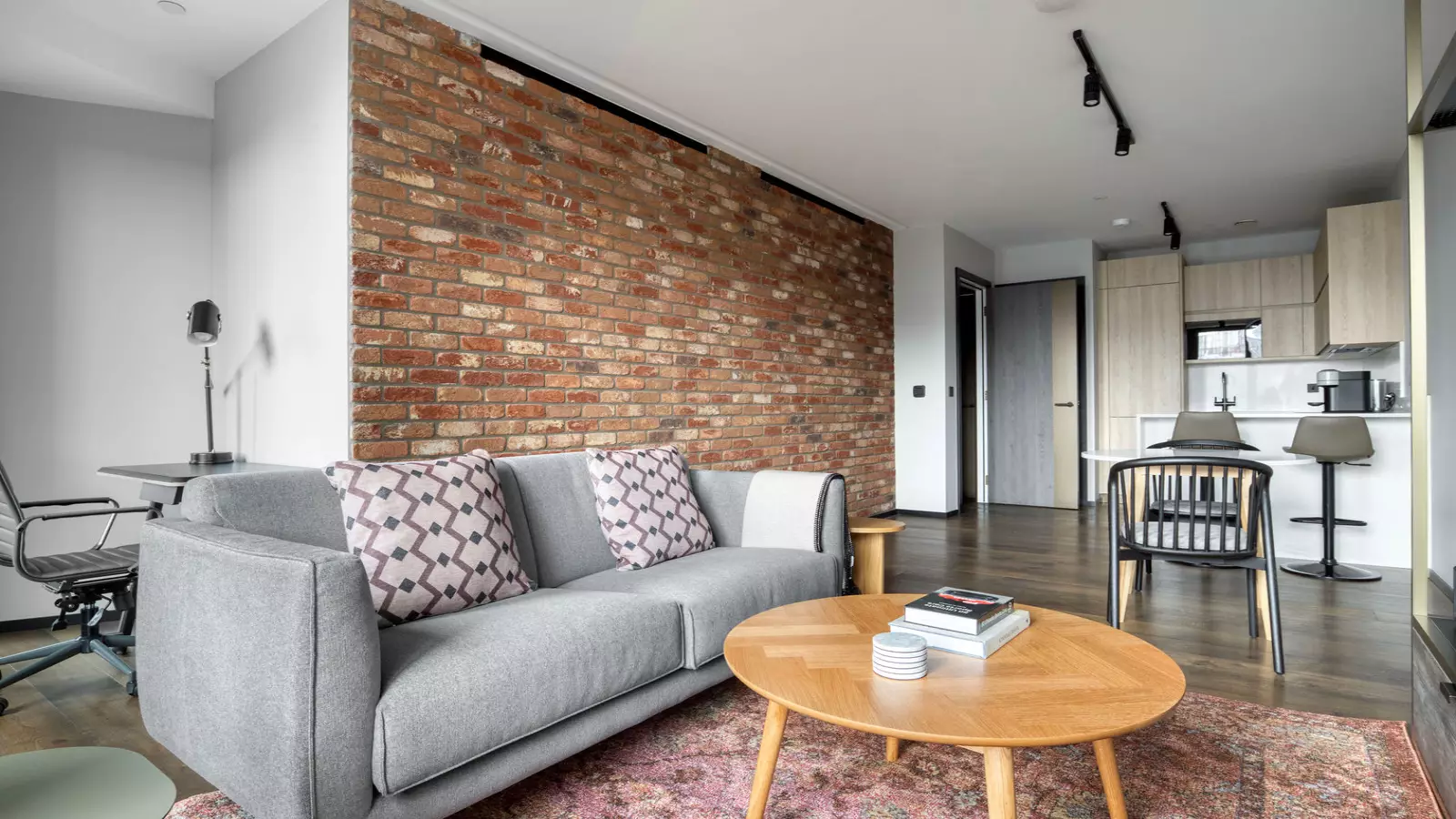 Flat Hewett Street in Greater London
