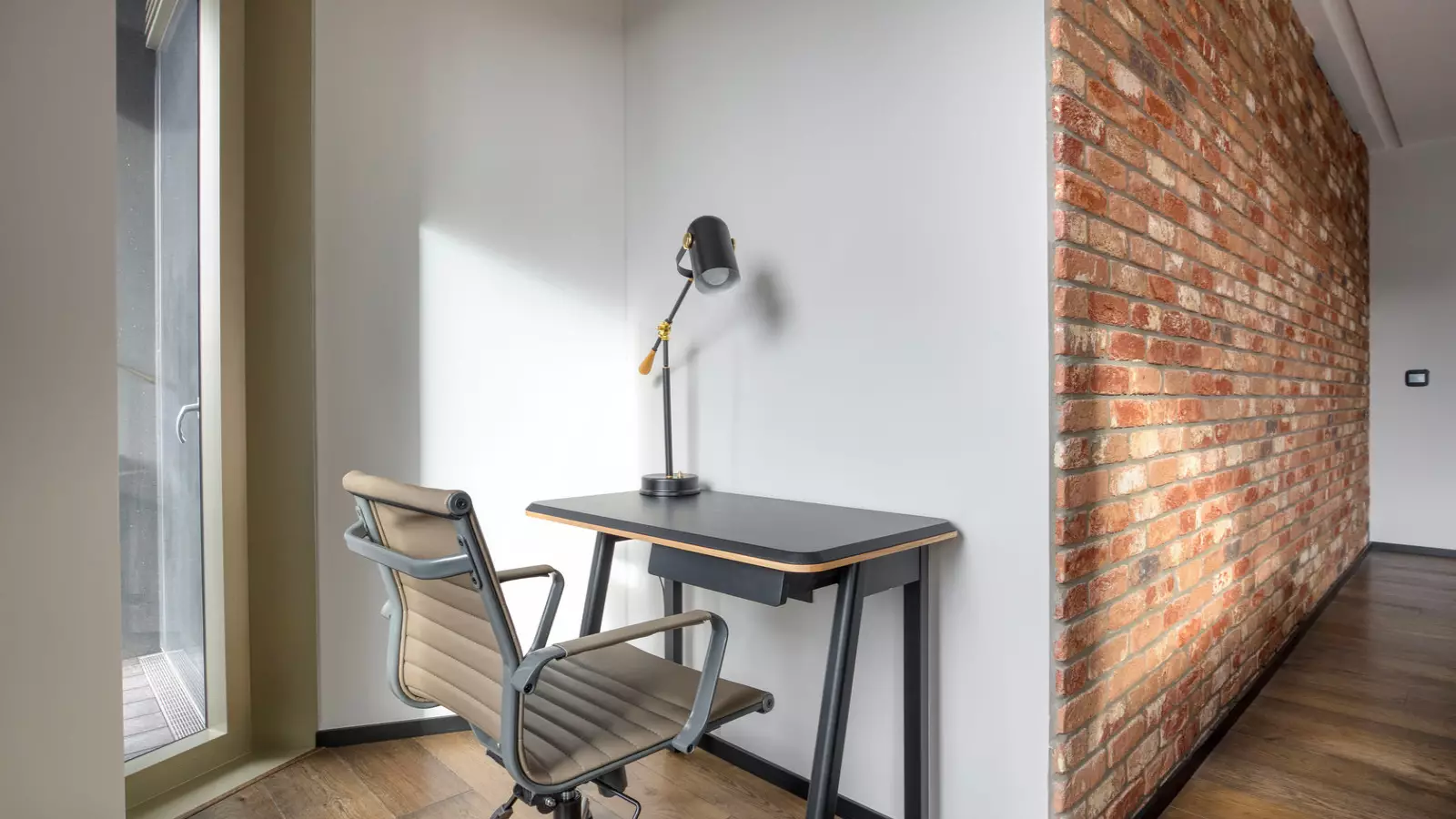 Flat Hewett Street in Greater London