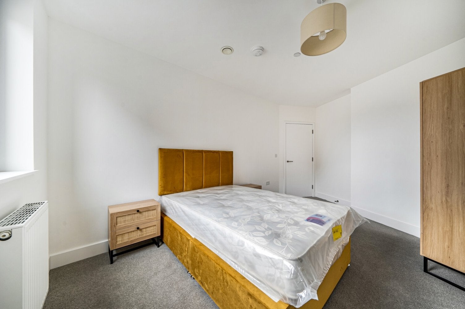 Flat Riverside Walk in Gillingham
