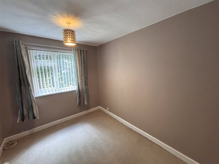 Flat Alwoodley Lane in Leeds