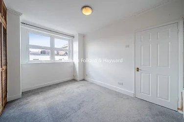 Flat Sunnyhill Road in Greater London