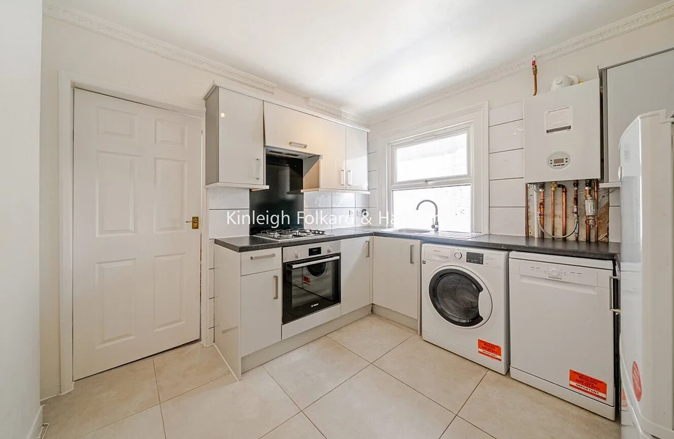 Flat Sunnyhill Road in Greater London