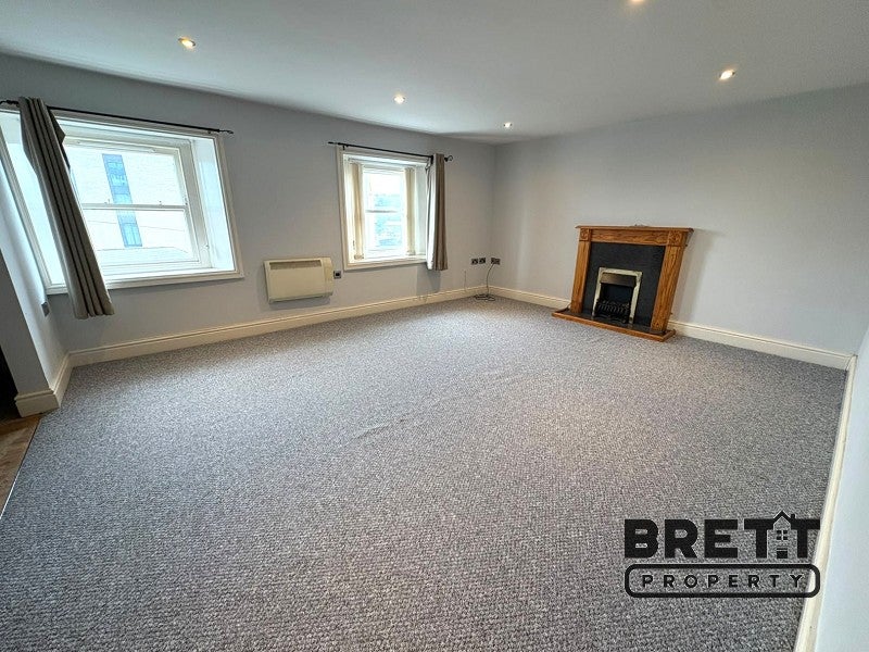 Flat Victoria Road in Milford Haven