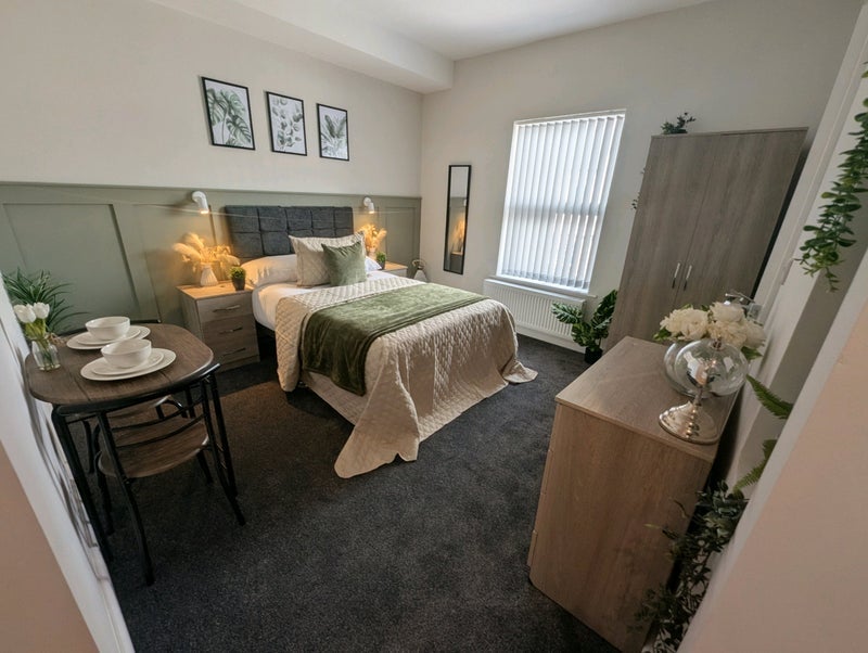 Room Boothen Old Road in Stoke-on-Trent