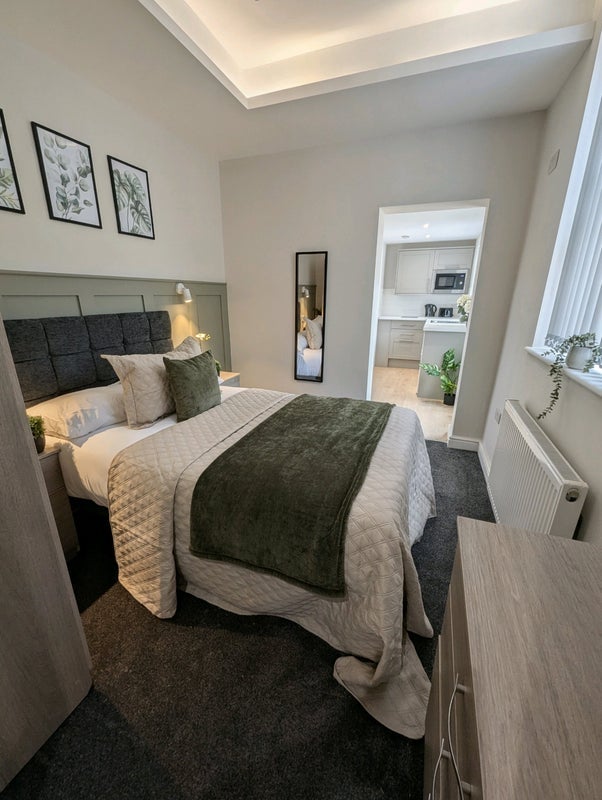 Room Boothen Old Road in Stoke-on-Trent