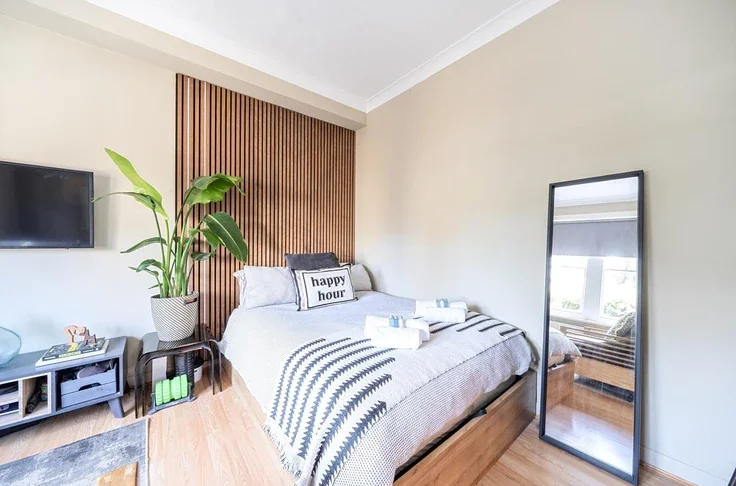 Flat Foxenden Road in Guildford