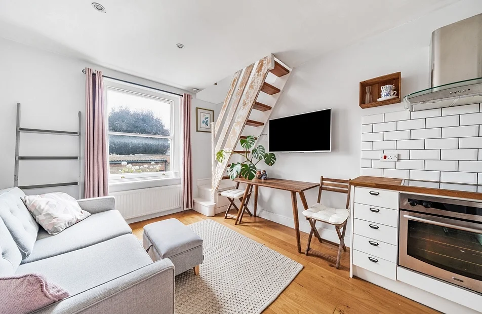 Flat Richmond Road in Greater London