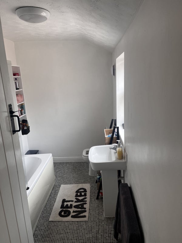 Room Marhill Road in Gedling