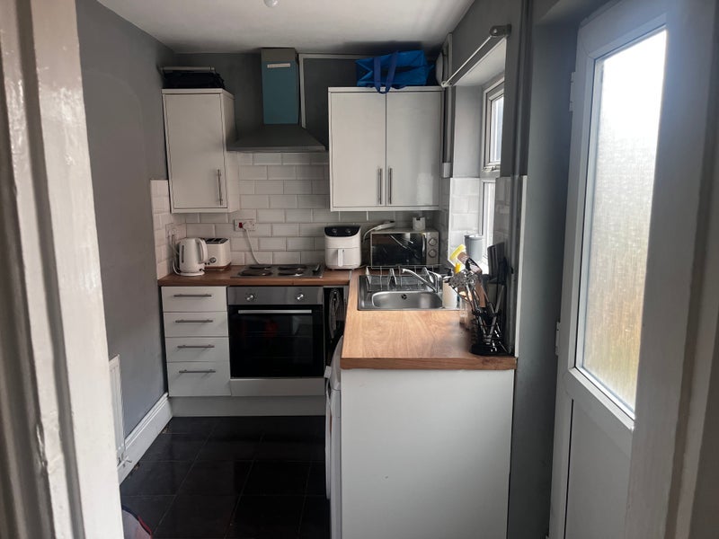 Room Marhill Road in Gedling