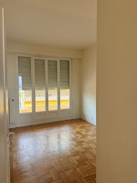 Flat Avenue des Baumettes in Nice