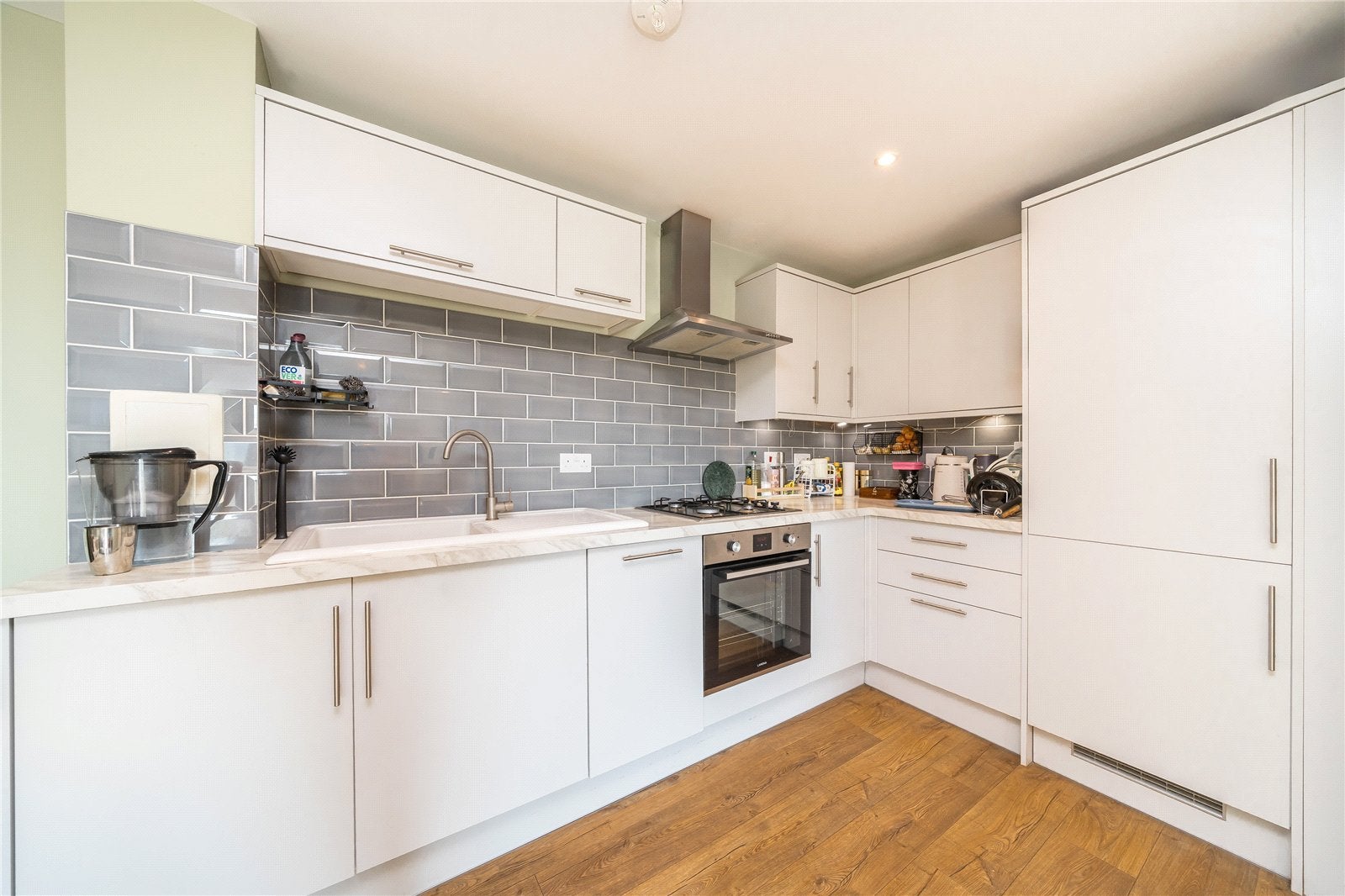 Flat Pancras Way in Greater London
