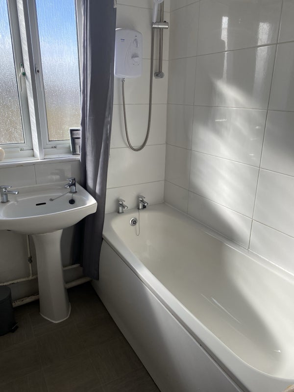 Room Snowdon Road in Bristol