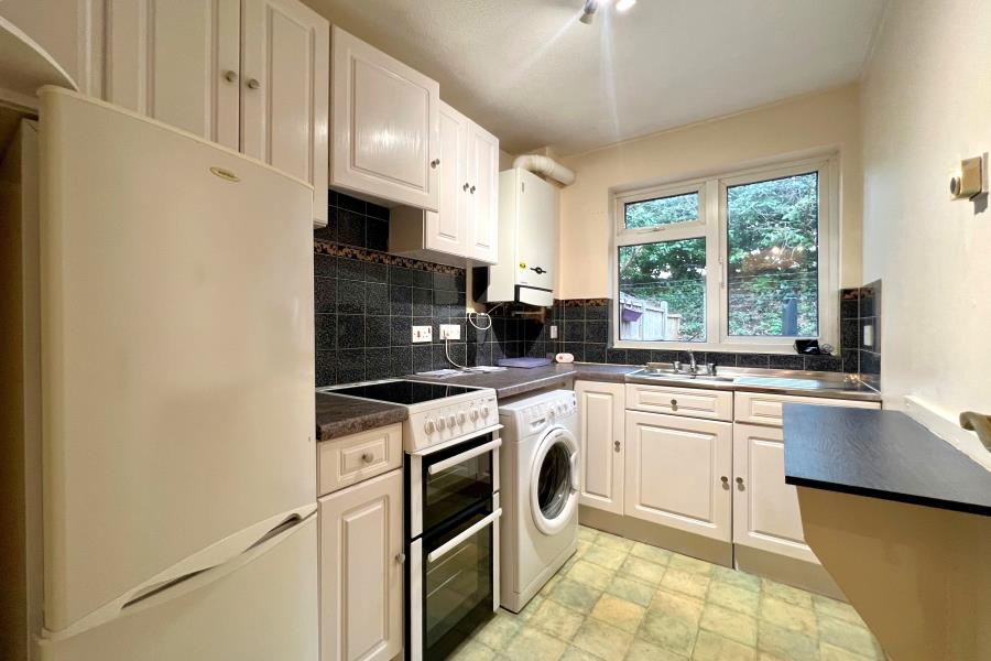 Flat Willowmead Close in Woking