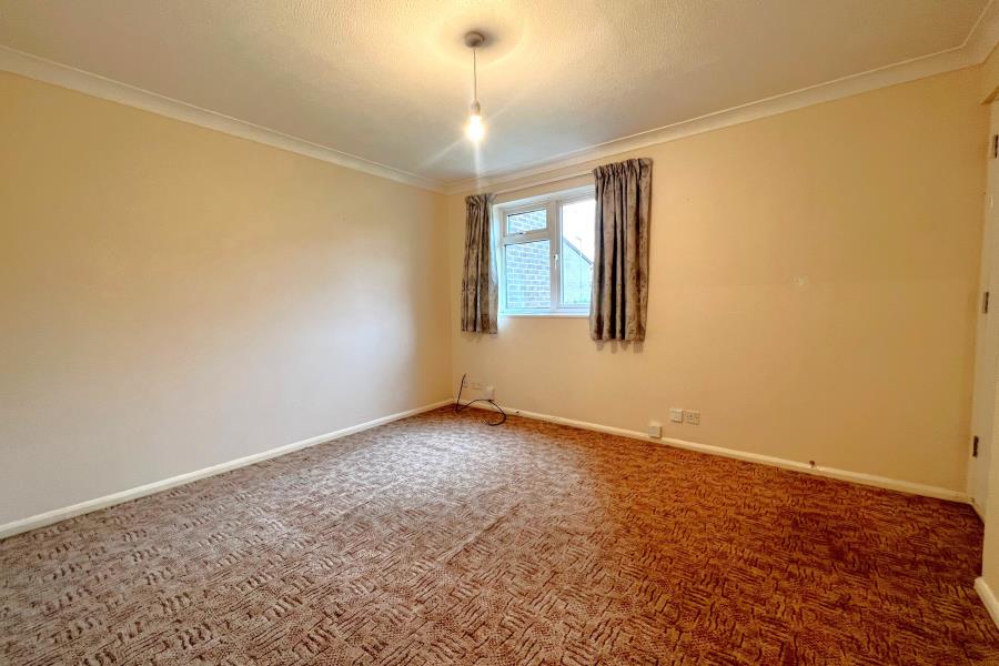 Flat Willowmead Close in Woking
